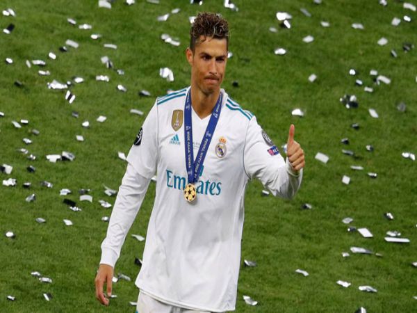 Bóng đá QT tối 15/4: Ronaldo sẵn sàng giảm lương để về Real Madrid