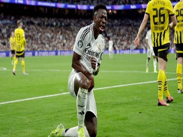 Vinicius quá hay được ví là người ngoài hành tinh!