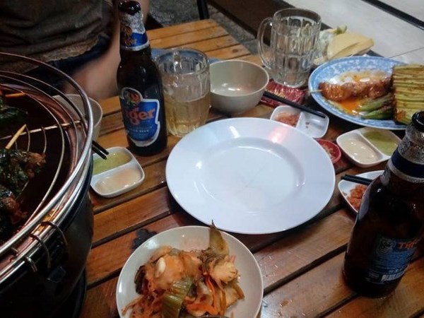Nằm mơ thấy ăn nhậu có ý nghĩa gì đen hay đỏ?