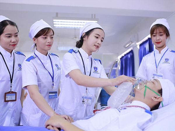 Nằm mơ thấy y tá là điềm báo tích cực hay tiêu cực?