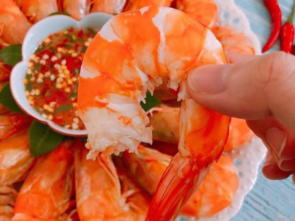 Nằm mơ thấy ăn tôm có ý nghĩa như nào?