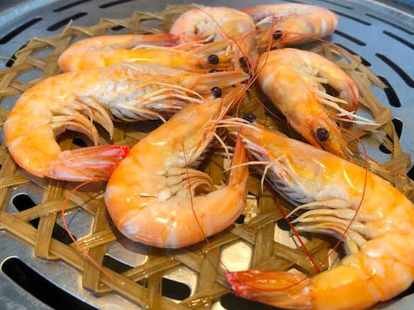 Nằm mơ thấy ăn tôm có ý nghĩa như nào?