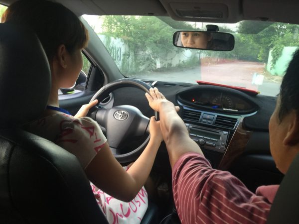 Mơ thấy mình lái xe ô tô có con gì phát tài có điềm gì Mơ thấy mình lái xe ô tô có con gì phát tài có điềm gì